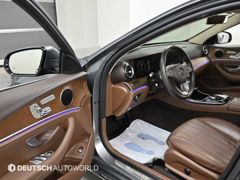 벤츠 E 클래스 E-클래스 W213 E300 4MATIC 익스클루시브 이미지 11