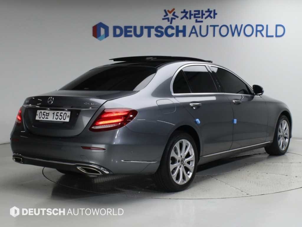 벤츠 E 클래스 E-클래스 W213 E300 4MATIC 익스클루시브 이미지 2