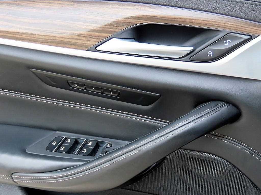 BMW 5시리즈 5시리즈 (G30) 520d M 스포츠 플러스 이미지 12