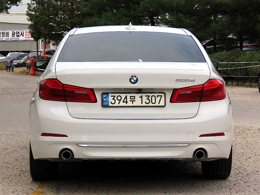 BMW 5시리즈 5시리즈 (G30) 520d M 스포츠 플러스 이미지 4