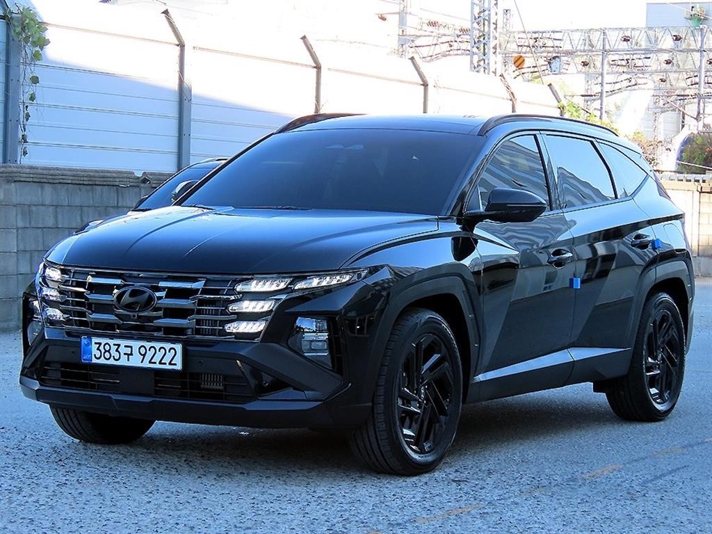 현대 투싼 더 뉴 투싼 (NX4) 가솔린 1.6 터보 4WD 블랙 익스테리어 이미지 2
