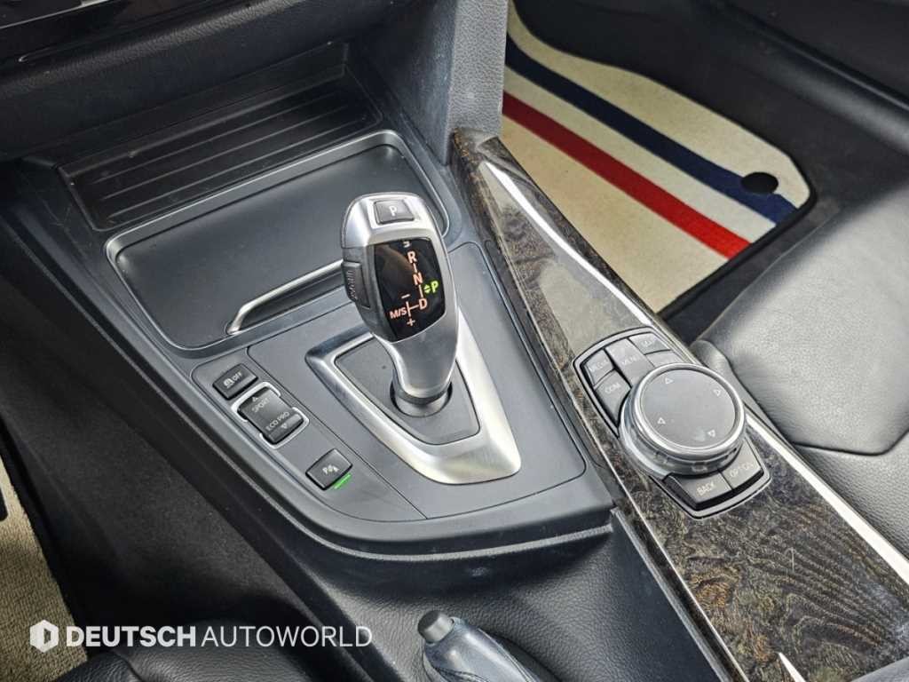 BMW 3시리즈 3시리즈 (F30) 320i 럭셔리 이미지 9