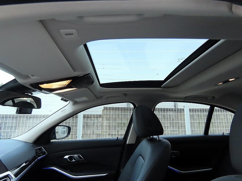 BMW 3시리즈 3시리즈 (G20) 320i 이미지 18
