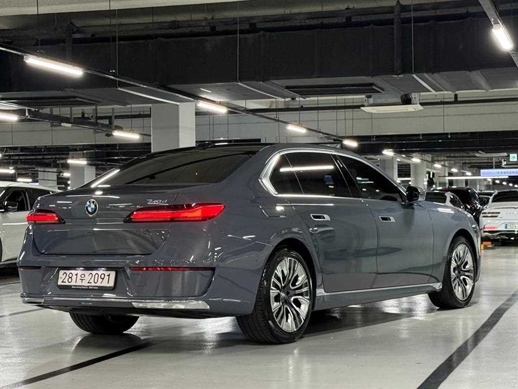 BMW 7시리즈 7시리즈 (G70) 740d xDrive 디자인 퓨어 엑셀런스 이미지 2