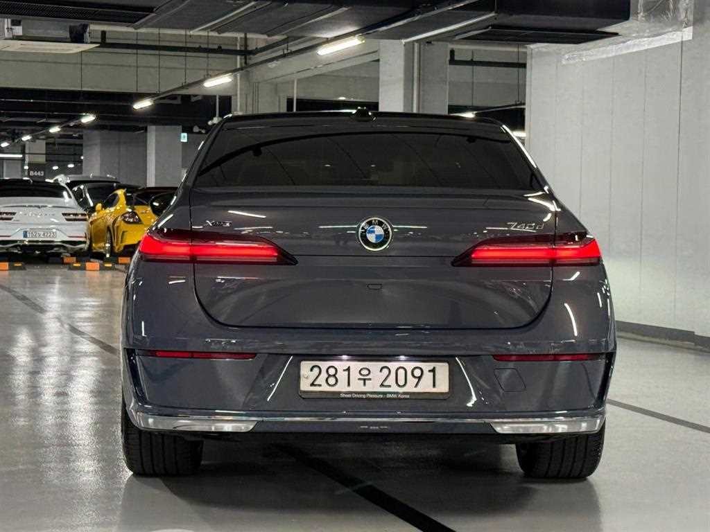 BMW 7시리즈 7시리즈 (G70) 740d xDrive 디자인 퓨어 엑셀런스 이미지 4