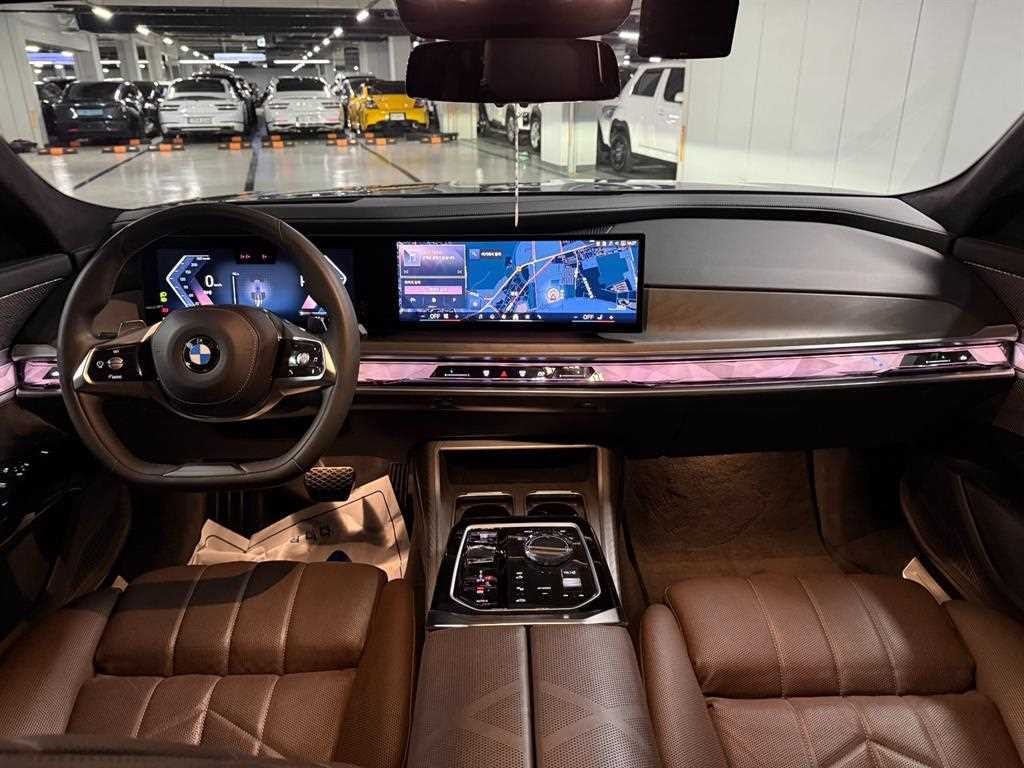 BMW 7시리즈 7시리즈 (G70) 740d xDrive 디자인 퓨어 엑셀런스 이미지 7