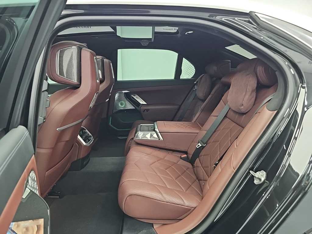 BMW 7시리즈 7시리즈 (G70) 750e xDrive M 스포츠 이미지 12