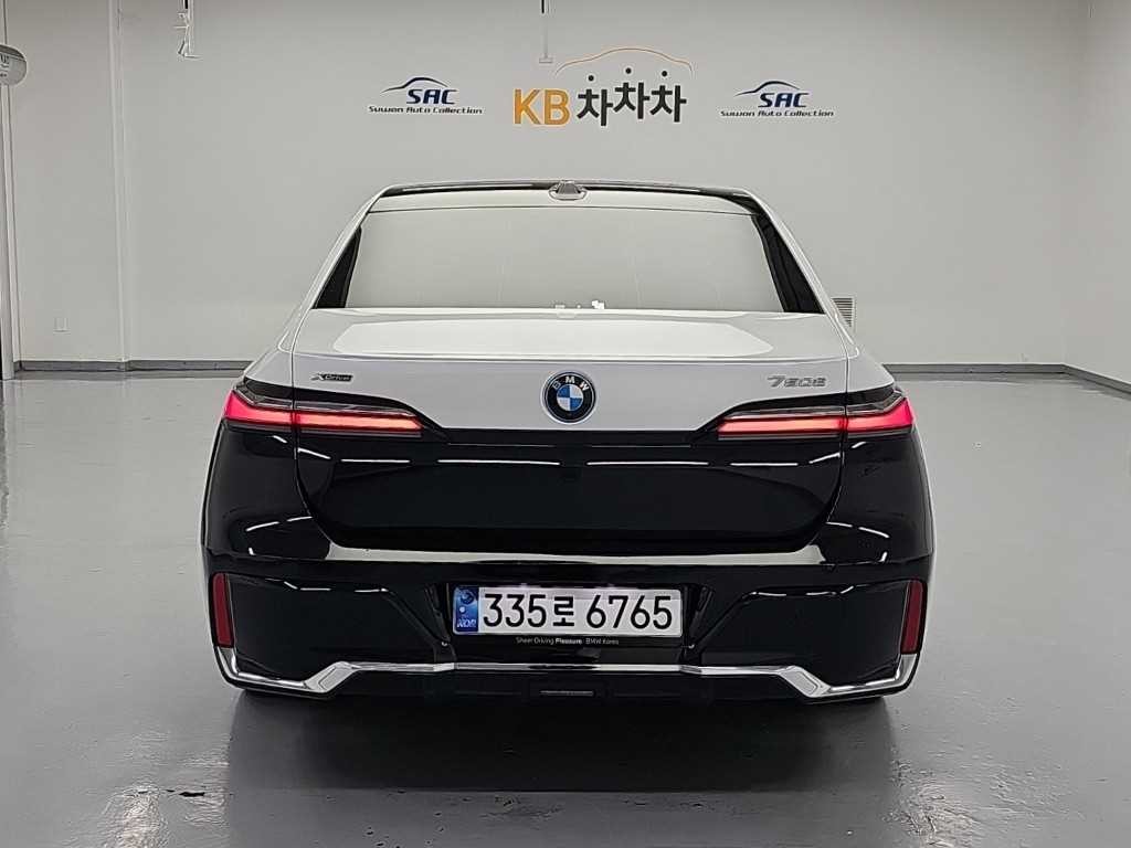 BMW 7시리즈 7시리즈 (G70) 750e xDrive M 스포츠 이미지 2