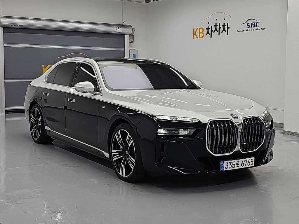 BMW 7시리즈 7시리즈 (G70) 750e xDrive M 스포츠 이미지 3