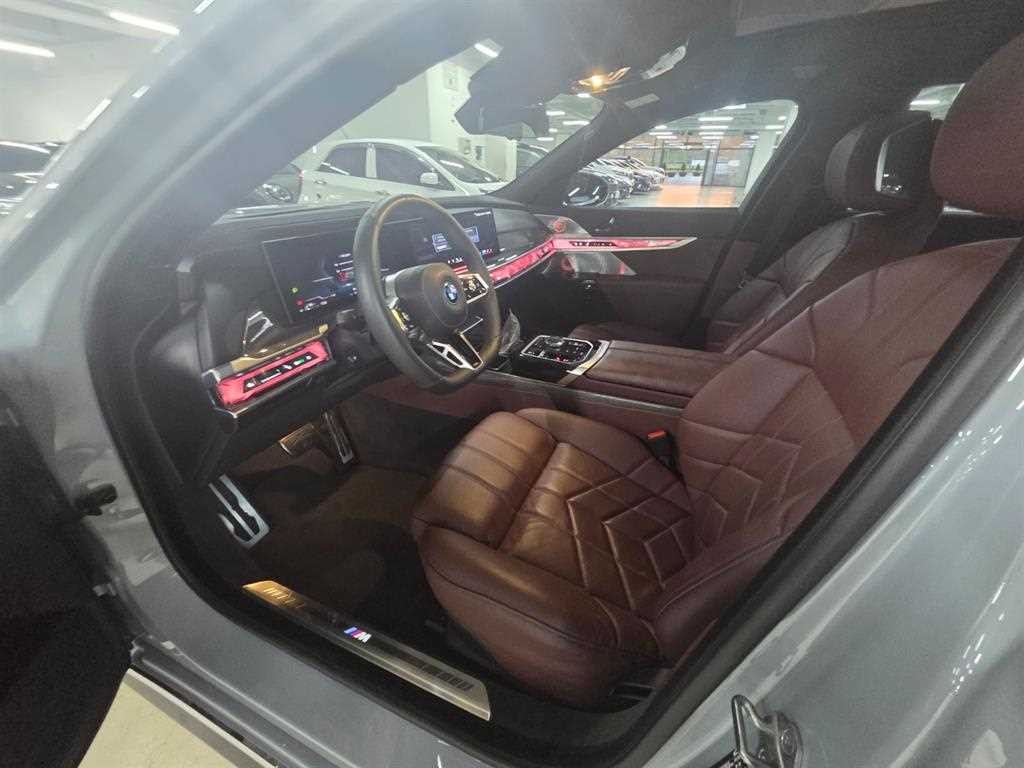 BMW 7시리즈 7시리즈 (G70) 750e xDrive M 스포츠 이미지 16