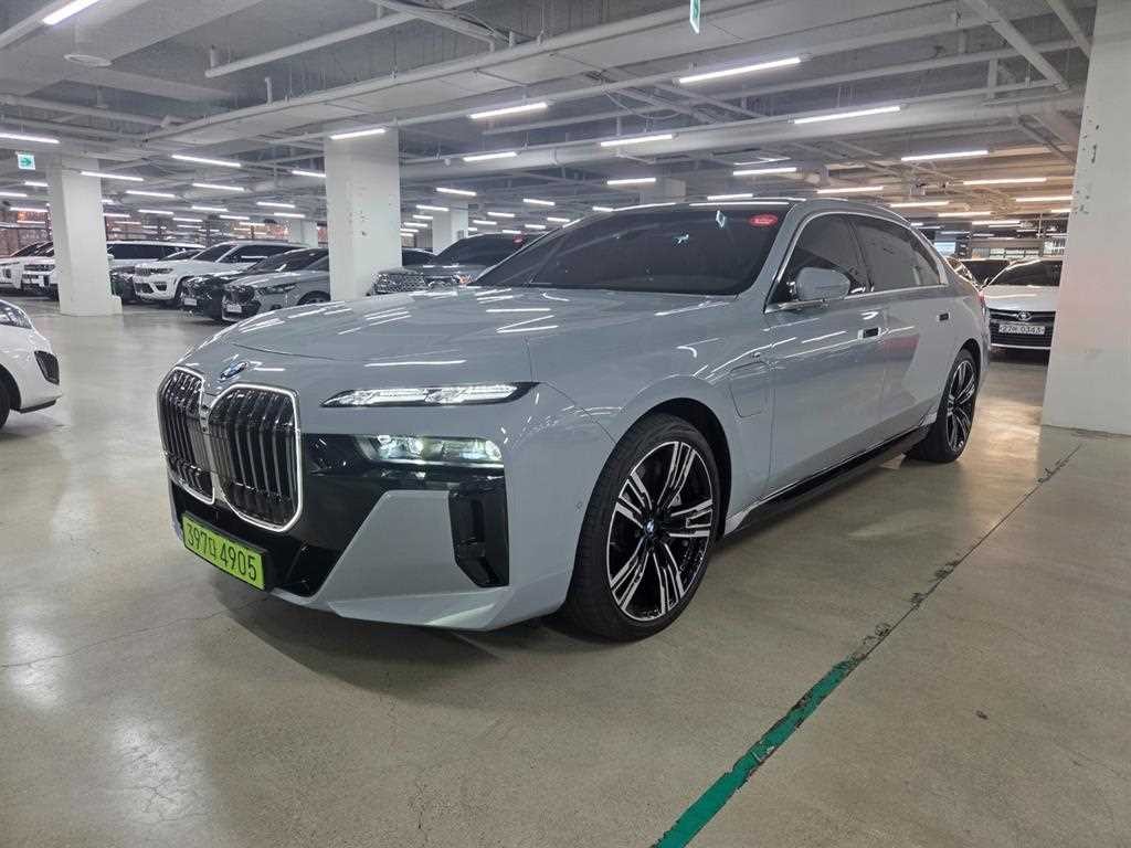 BMW 7시리즈 7시리즈 (G70) 750e xDrive M 스포츠 이미지 2