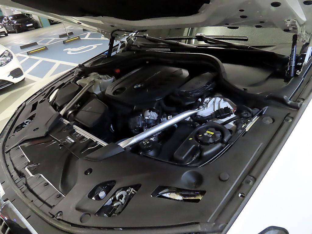 BMW 5시리즈 5시리즈 (G30) 523d M 스포츠 이미지 19
