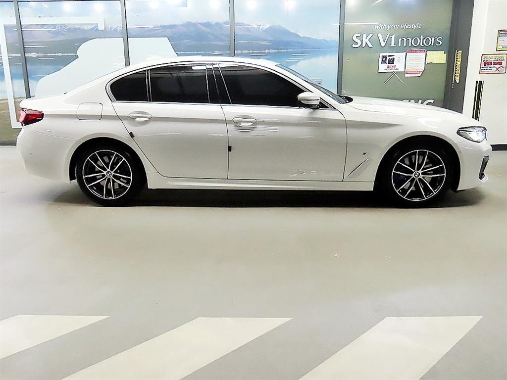 BMW 5시리즈 5시리즈 (G30) 523d M 스포츠 이미지 3