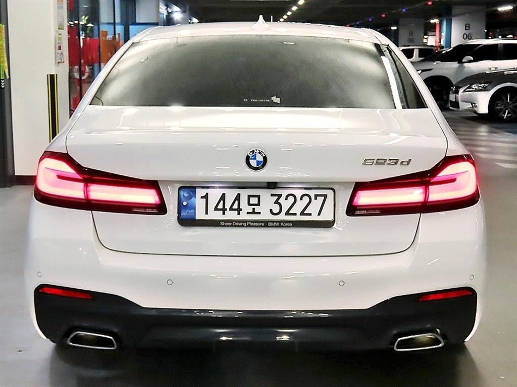 BMW 5시리즈 5시리즈 (G30) 523d M 스포츠 이미지 5