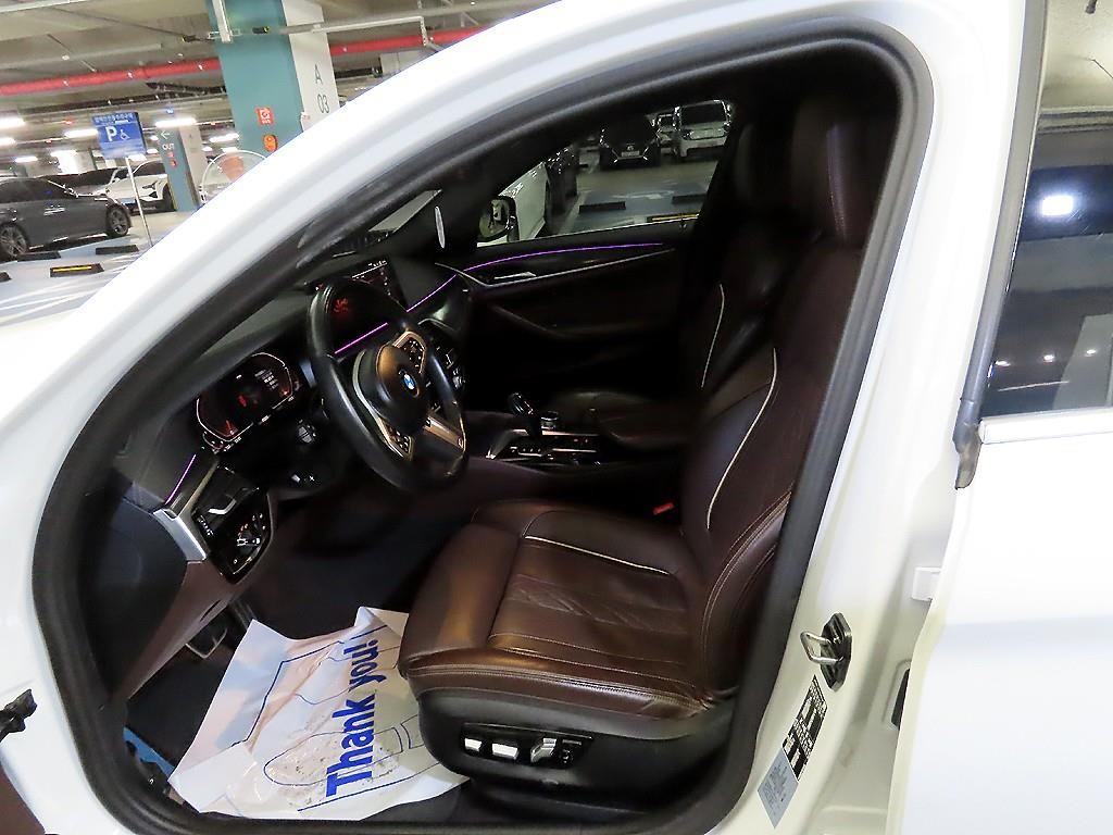 BMW 5시리즈 5시리즈 (G30) 523d M 스포츠 이미지 6