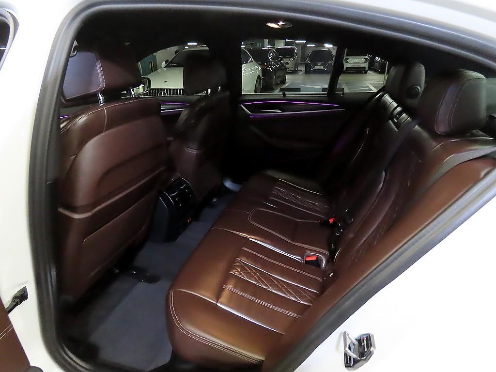 BMW 5시리즈 5시리즈 (G30) 523d M 스포츠 이미지 7