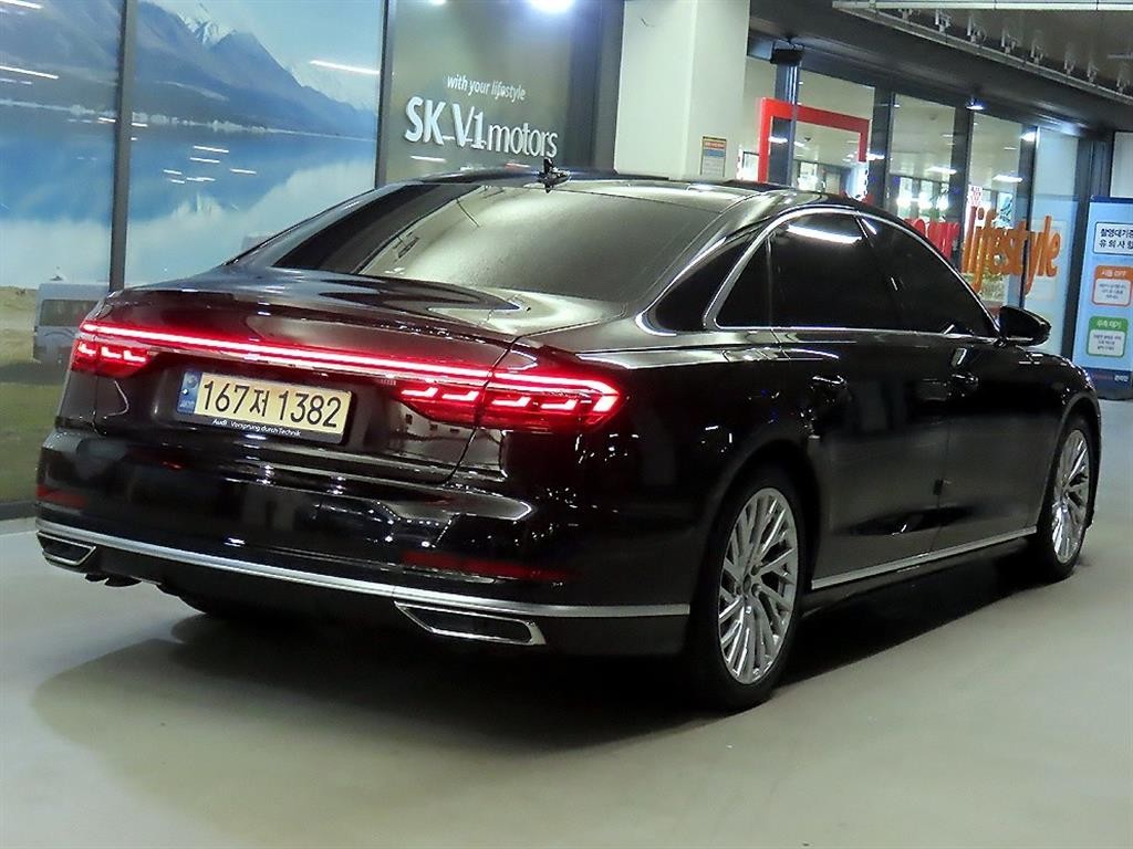 아우디 A8 A8 (D5) 55 TFSI 콰트로 LWB 이미지 4