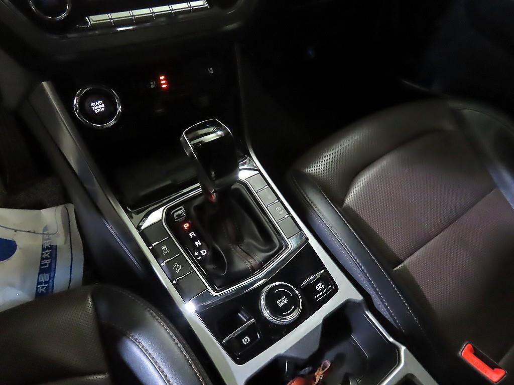 KG모빌리티(쌍용) 코란도 뷰티풀코란도 2WD 가솔린 1.5 C5 플러스 이미지 12