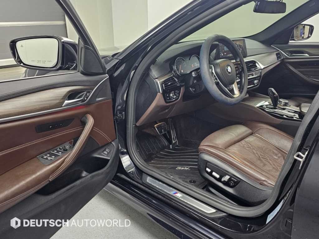BMW 5시리즈 5시리즈 (G30) 530i xDrive M 스포츠 플러스 이미지 11
