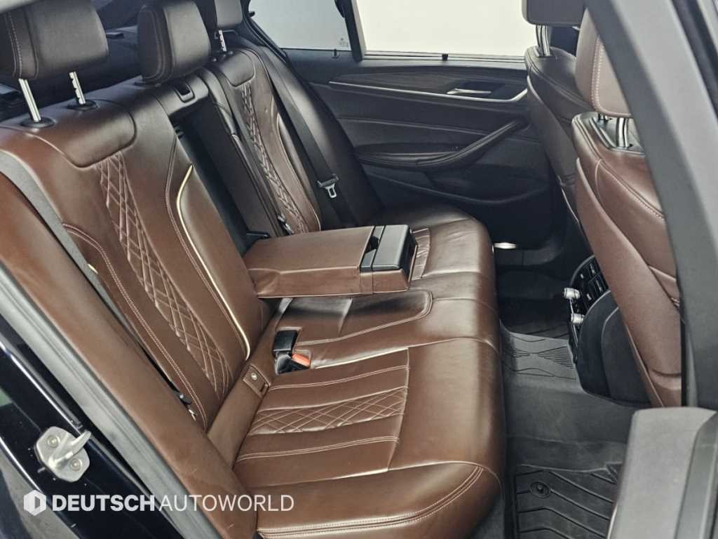 BMW 5시리즈 5시리즈 (G30) 530i xDrive M 스포츠 플러스 이미지 12