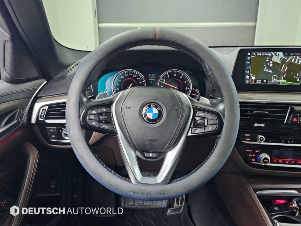 BMW 5시리즈 5시리즈 (G30) 530i xDrive M 스포츠 플러스 이미지 13