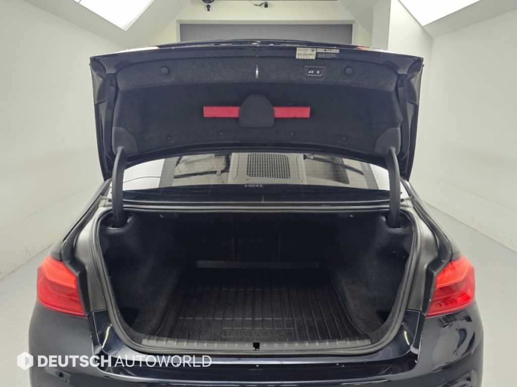 BMW 5시리즈 5시리즈 (G30) 530i xDrive M 스포츠 플러스 이미지 19