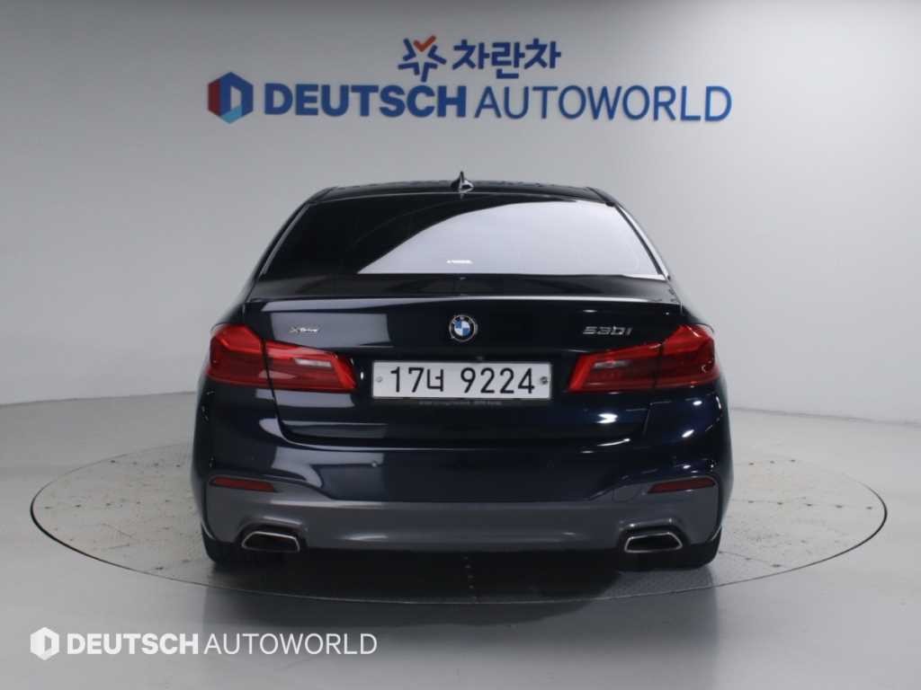BMW 5시리즈 5시리즈 (G30) 530i xDrive M 스포츠 플러스 이미지 4