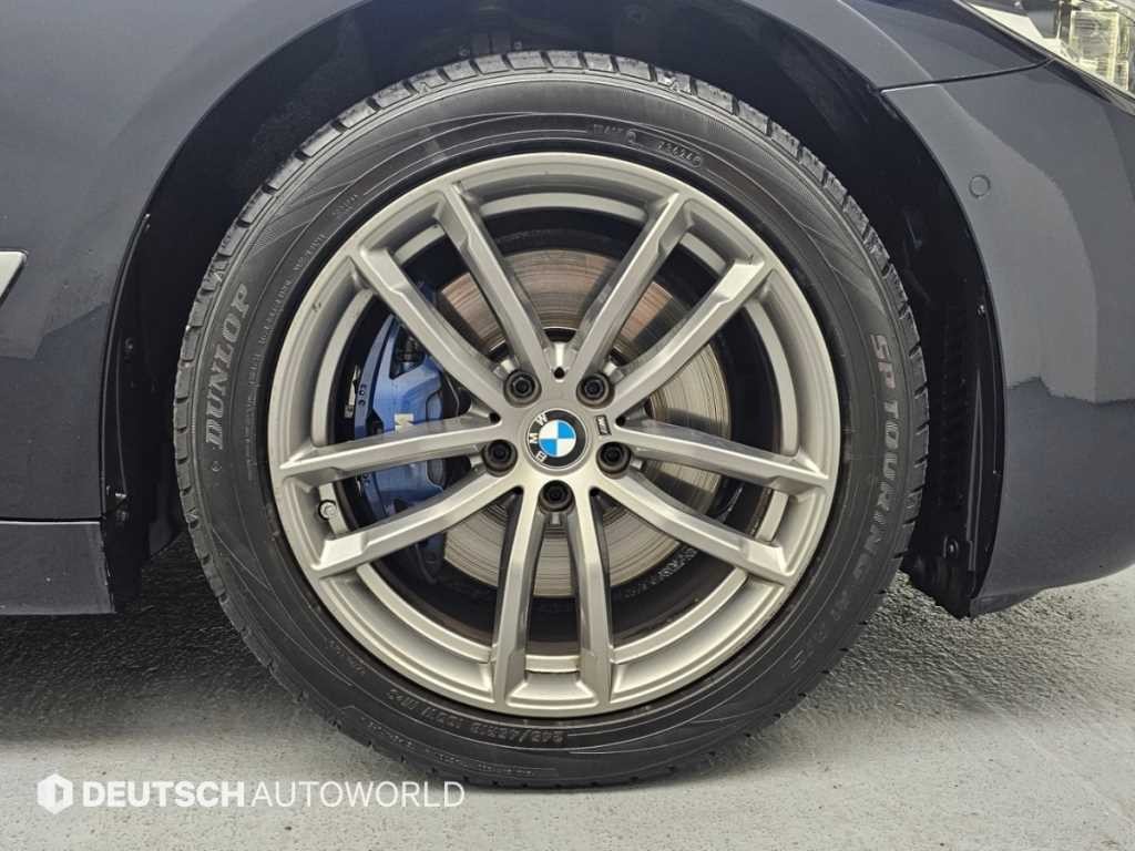 BMW 5시리즈 5시리즈 (G30) 530i xDrive M 스포츠 플러스 이미지 5