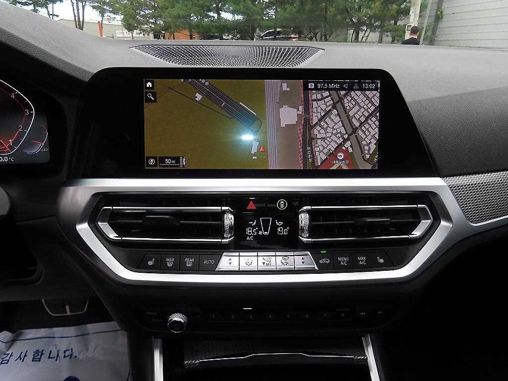 BMW 3시리즈 3시리즈 (G20) 320i M 스포츠 이미지 13