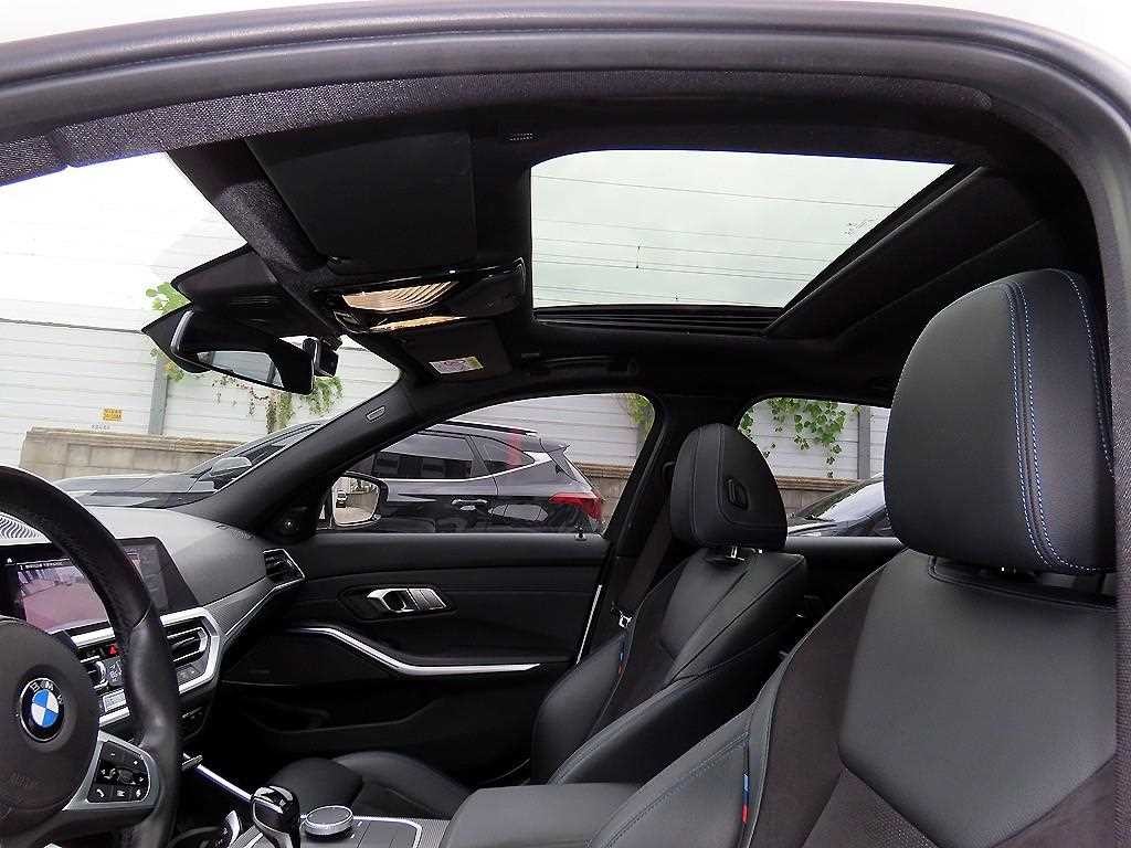 BMW 3시리즈 3시리즈 (G20) 320i M 스포츠 이미지 17