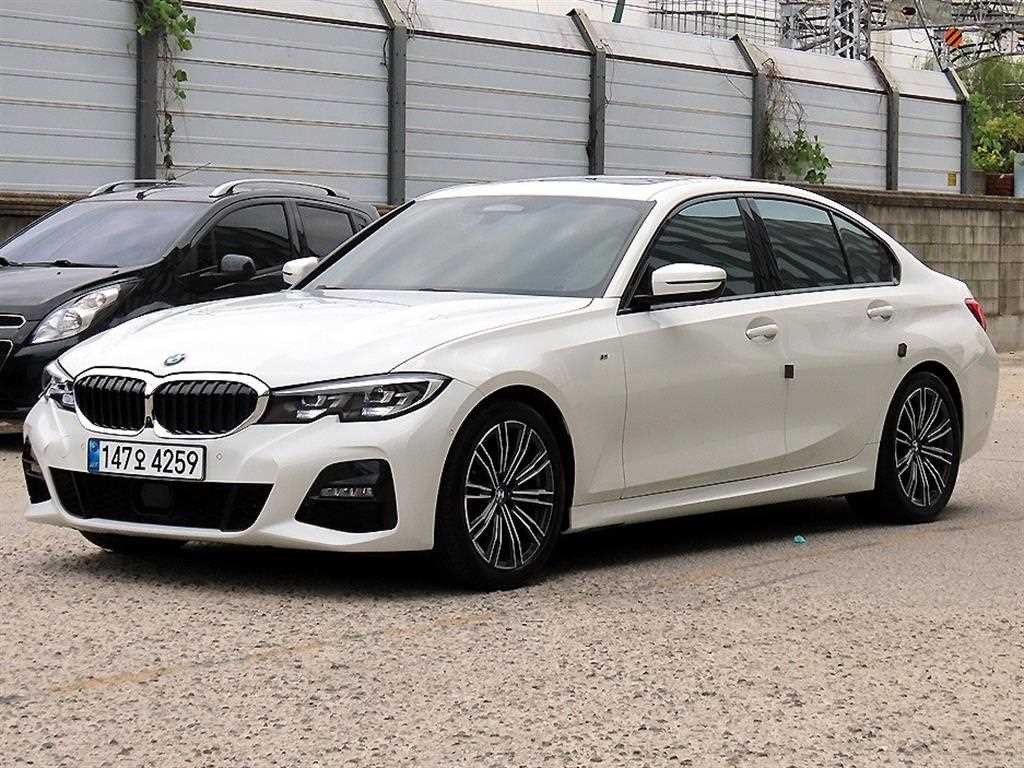 BMW 3시리즈 3시리즈 (G20) 320i M 스포츠 이미지 2