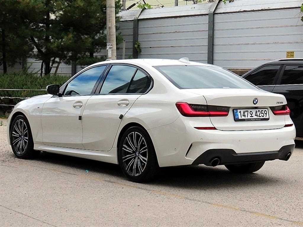 BMW 3시리즈 3시리즈 (G20) 320i M 스포츠 이미지 3