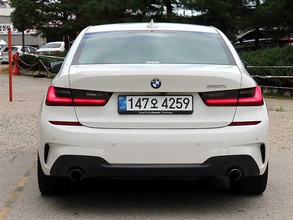 BMW 3시리즈 3시리즈 (G20) 320i M 스포츠 이미지 4