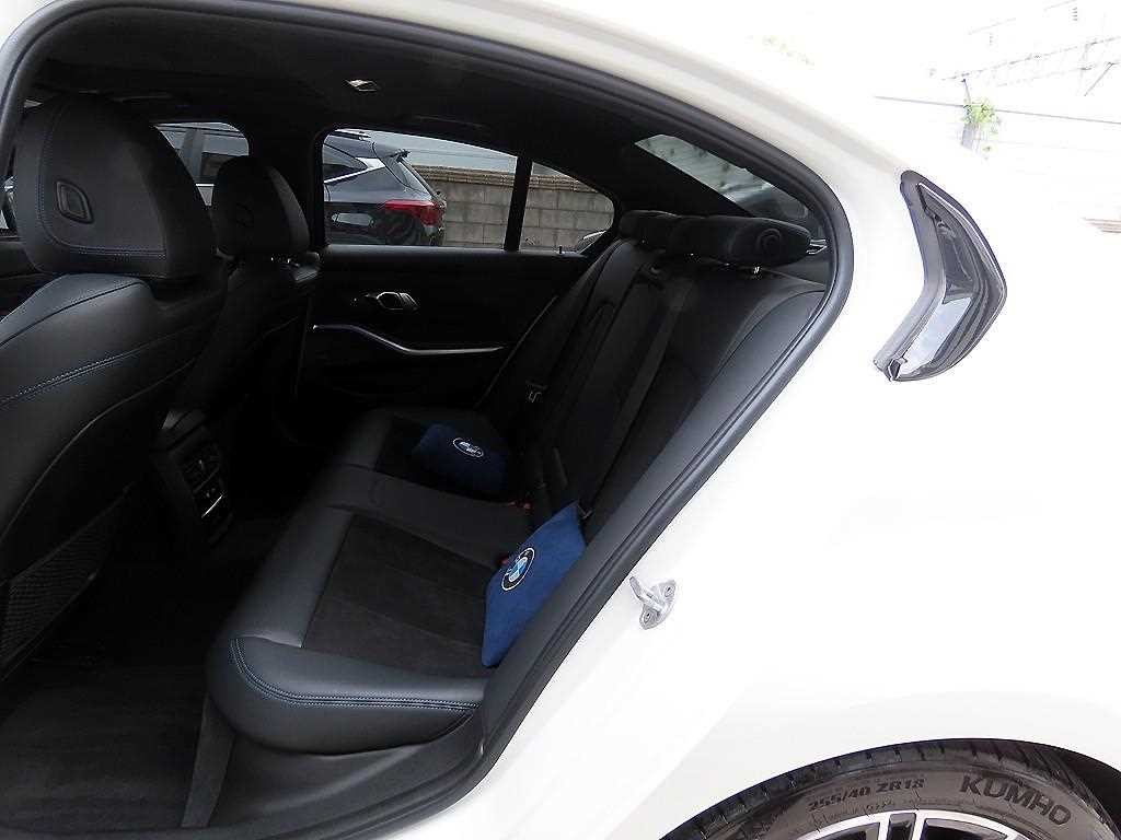 BMW 3시리즈 3시리즈 (G20) 320i M 스포츠 이미지 6