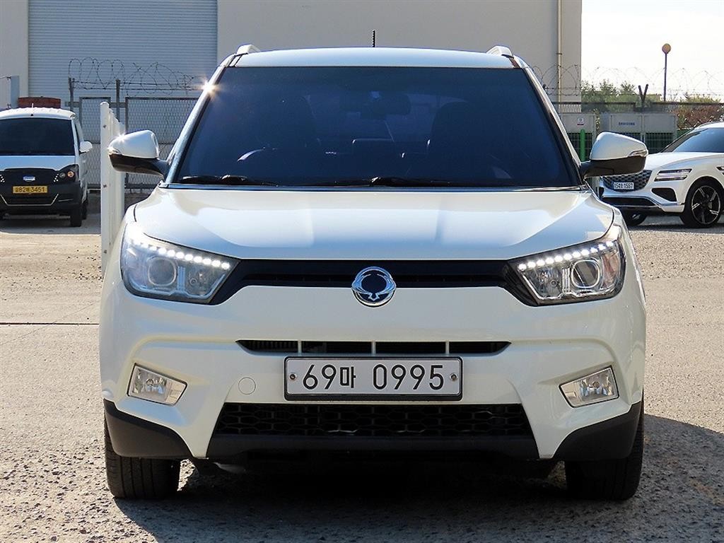 KG모빌리티(쌍용) 티볼리 디젤 2WD 1.6 VX 이미지 1