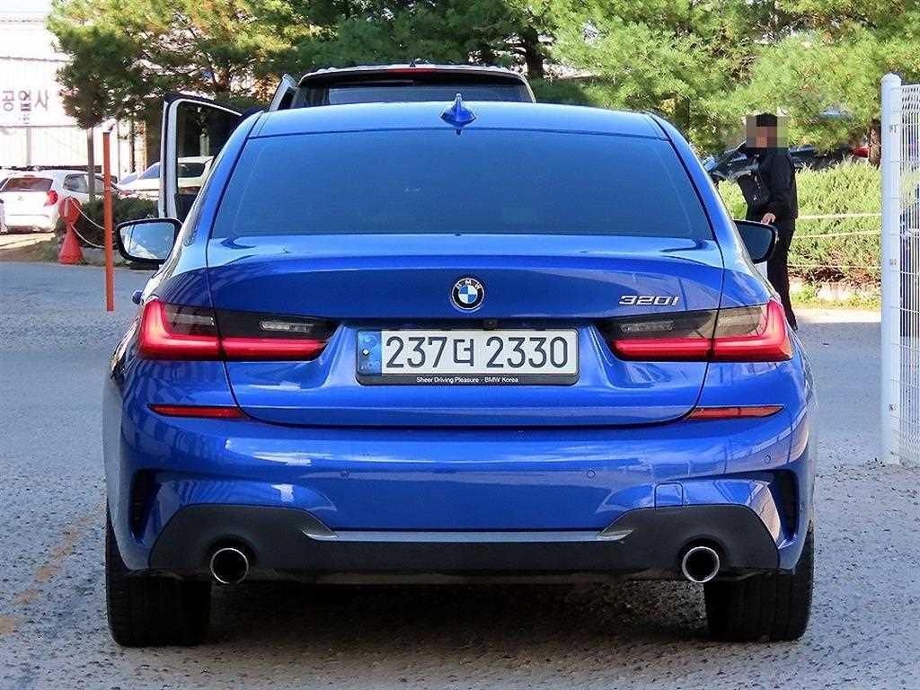 BMW 3시리즈 3시리즈 (G20) 320i M 스포츠 이미지 4