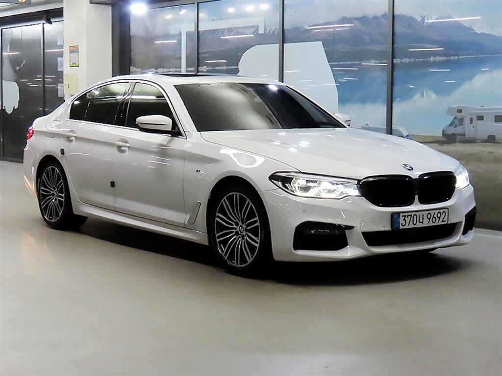 BMW 5시리즈 5시리즈 (G30) 530i xDrive M 스포츠 플러스 이미지 1