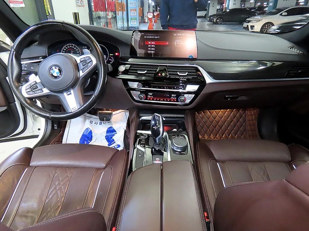 BMW 5시리즈 5시리즈 (G30) 530i xDrive M 스포츠 플러스 이미지 10