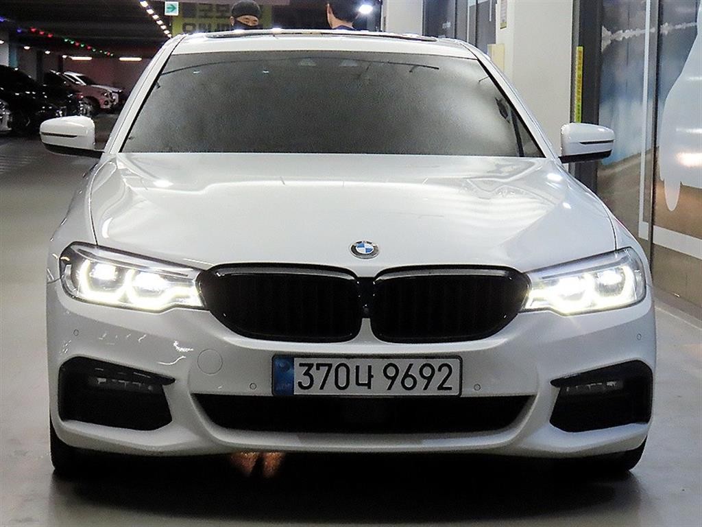 BMW 5시리즈 5시리즈 (G30) 530i xDrive M 스포츠 플러스 이미지 2