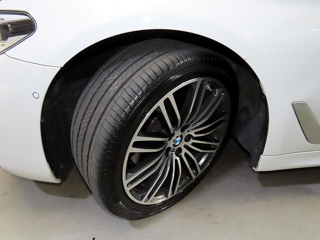BMW 5시리즈 5시리즈 (G30) 530i xDrive M 스포츠 플러스 이미지 20