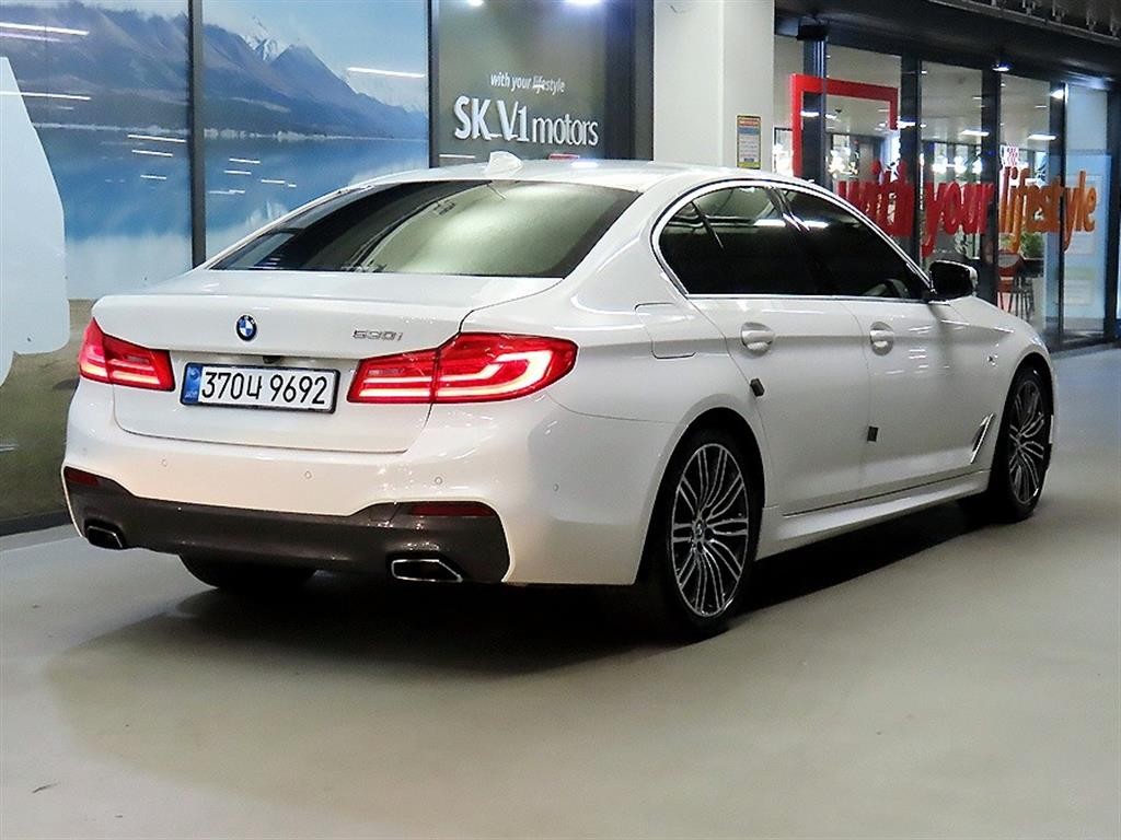 BMW 5시리즈 5시리즈 (G30) 530i xDrive M 스포츠 플러스 이미지 4