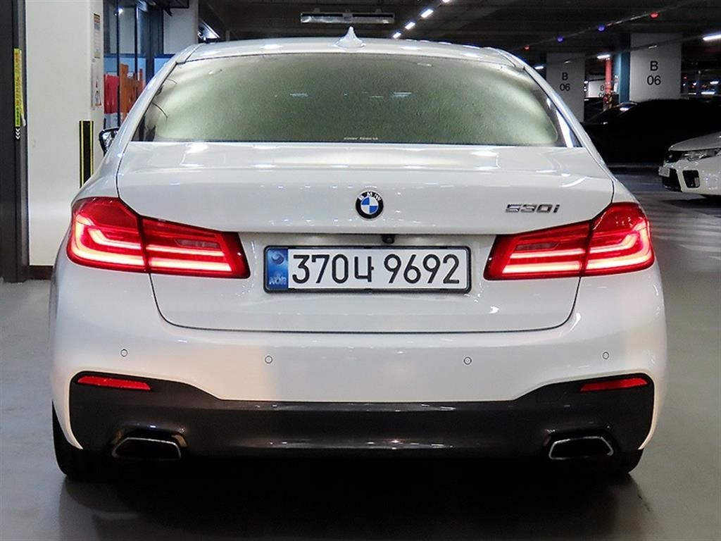 BMW 5시리즈 5시리즈 (G30) 530i xDrive M 스포츠 플러스 이미지 5