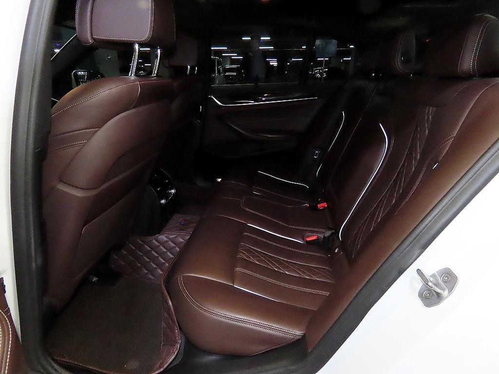 BMW 5시리즈 5시리즈 (G30) 530i xDrive M 스포츠 플러스 이미지 7