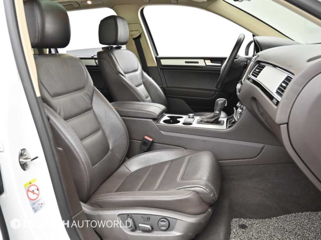 폭스바겐 투아렉 뉴 투아렉 V6 3.0 TDI 블루모션 이미지 10