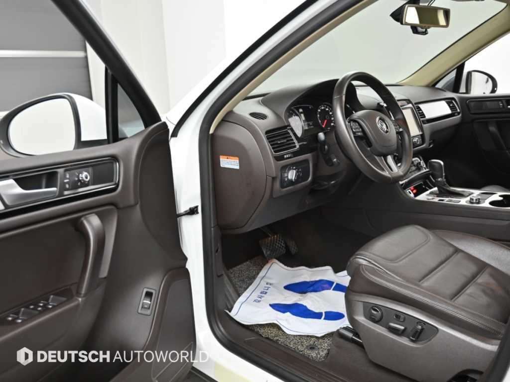 폭스바겐 투아렉 뉴 투아렉 V6 3.0 TDI 블루모션 이미지 11