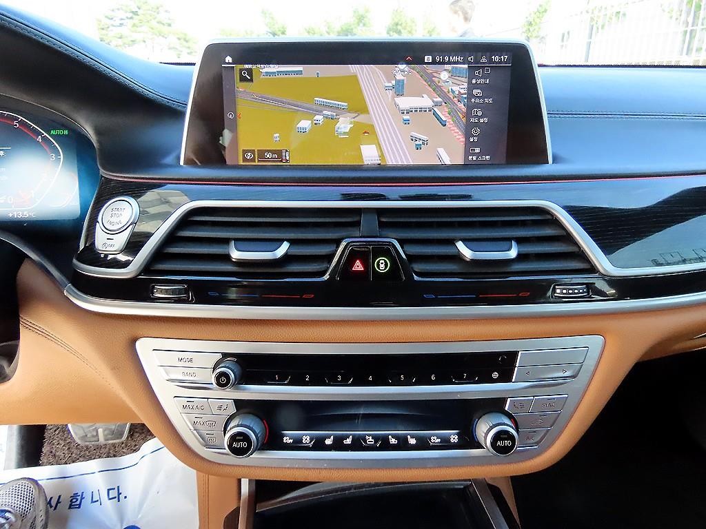 BMW 7시리즈 7시리즈 (G11) 740Li xDrive M SPORT 스포츠 이미지 13
