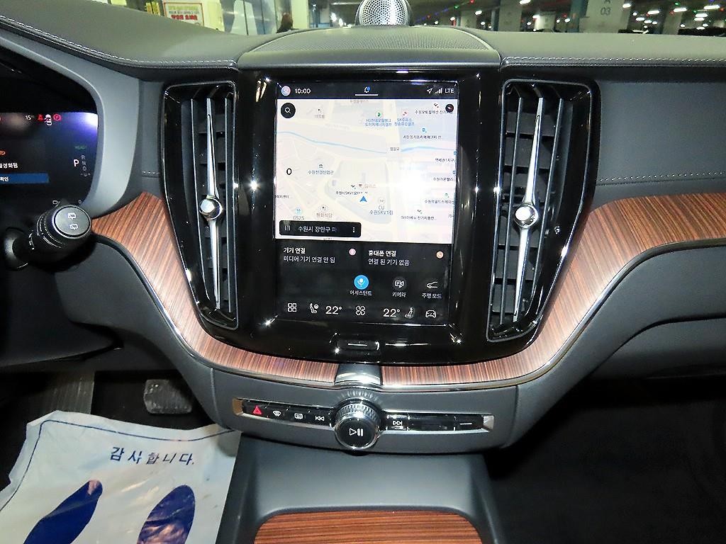볼보 XC60 XC60(2세대) T8 AWD 얼티메이트 브라이트 이미지 11