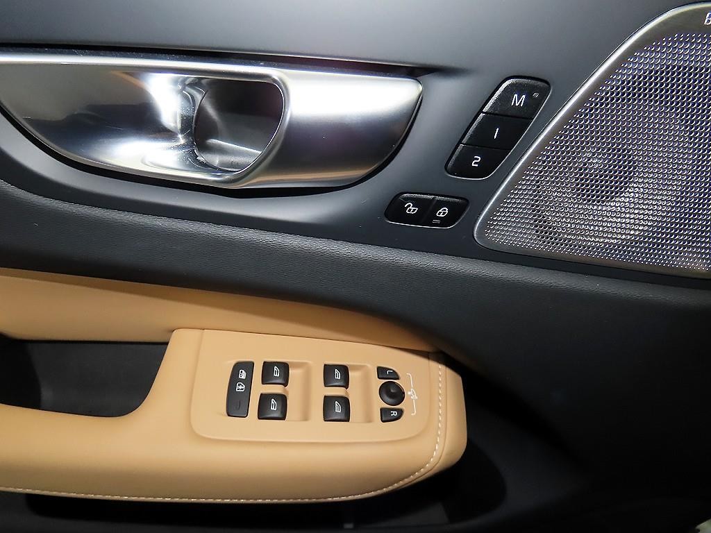볼보 XC60 XC60(2세대) T8 AWD 얼티메이트 브라이트 이미지 13