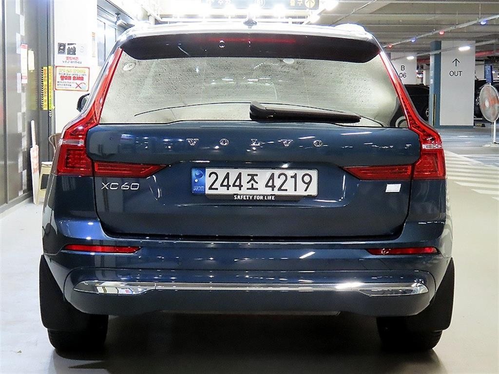 볼보 XC60 XC60(2세대) T8 AWD 얼티메이트 브라이트 이미지 5