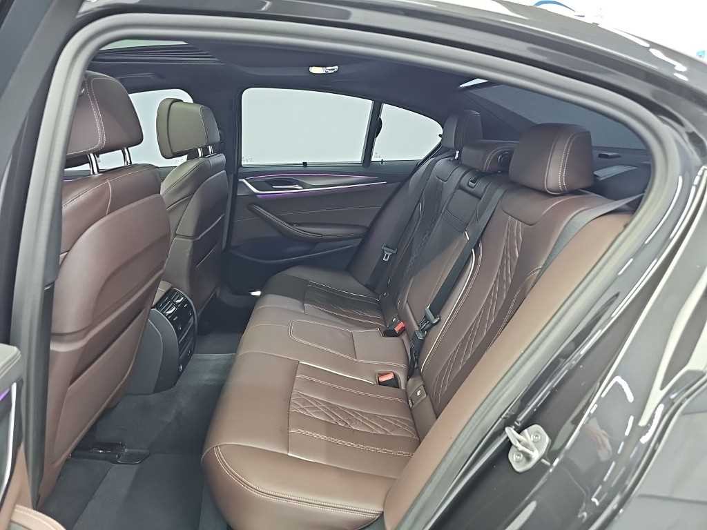 BMW 5시리즈 5시리즈 (G30) 523d M 스포츠 이미지 12